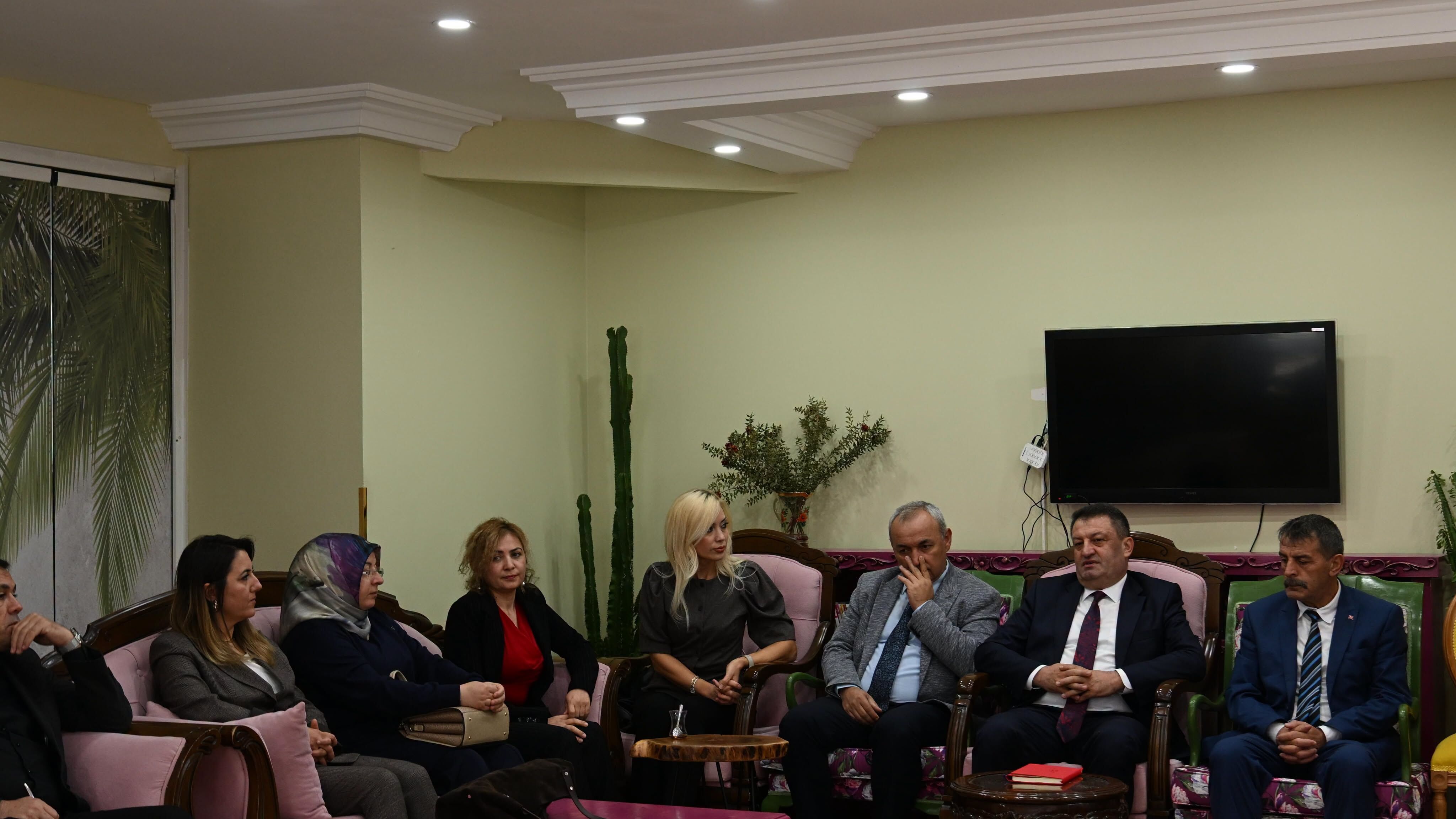 Okul Müdürleriyle Bir Araya Geldi2