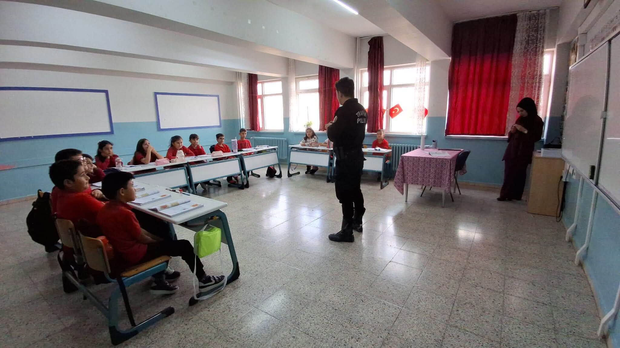 Öğrenci Ve Servis Şoförlerine Eğitim