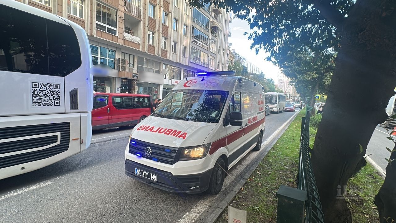 Motosiklet Hafif Ticari Araçla Çarpıştı 2 Yaralı (2)