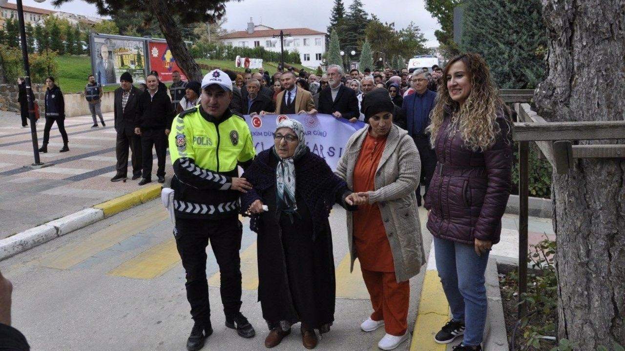 Yozgat’ta Ulu Çınarlar Için Yürüdüler (2)