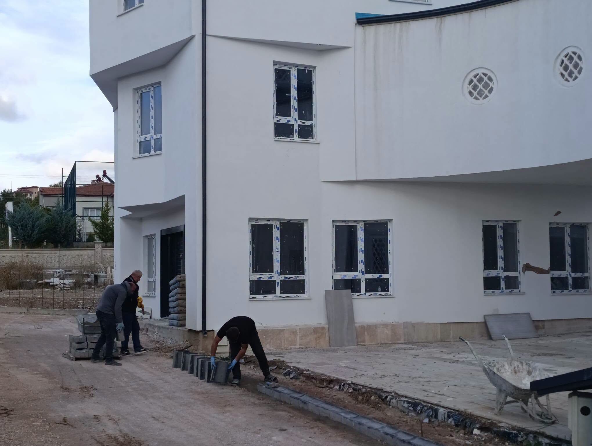 İki Camide Ibadet Hazırlığı2