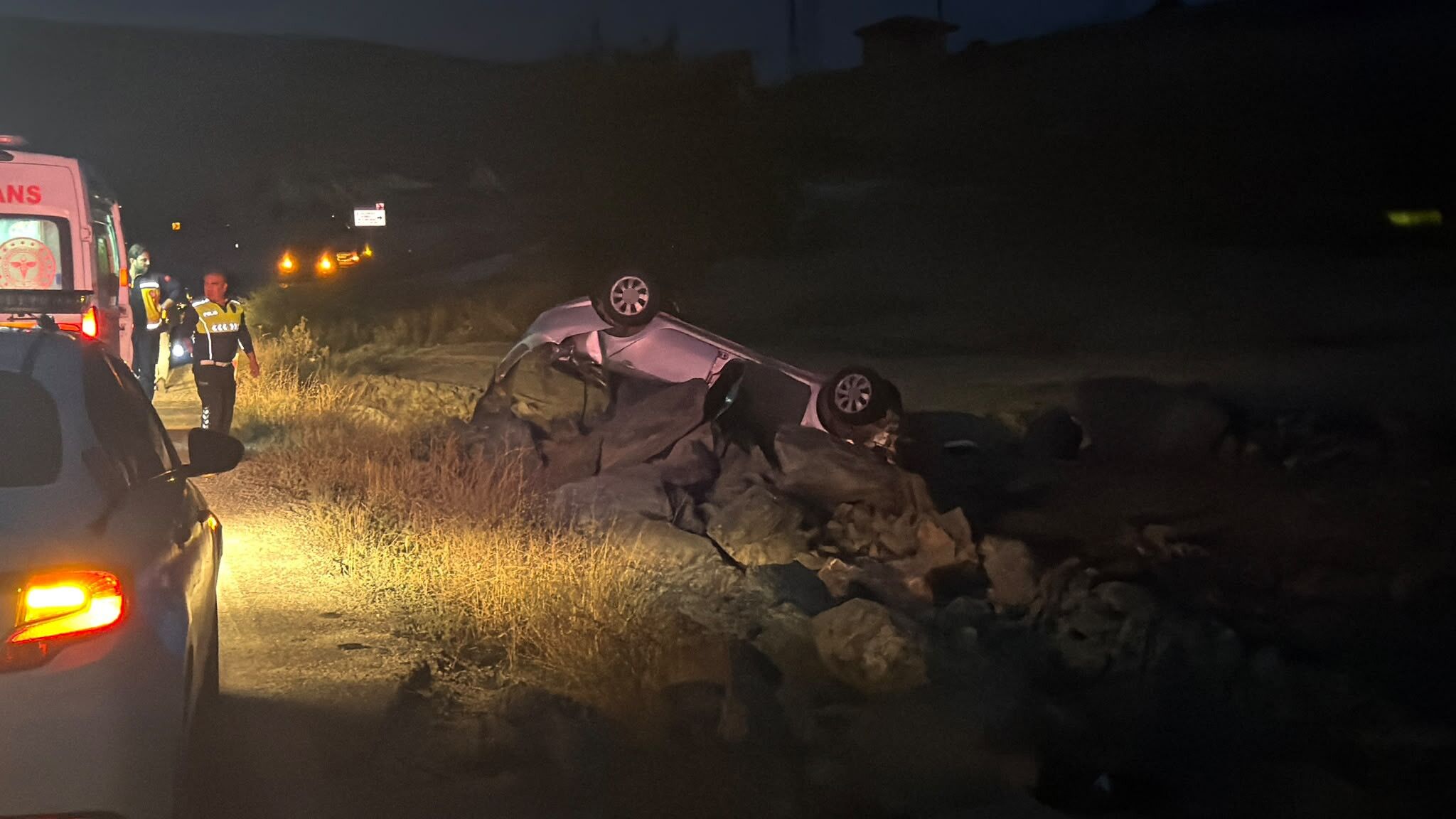 Takla Atan Otomobilden Burnu Bile Kanamadan Çıktı! (1)