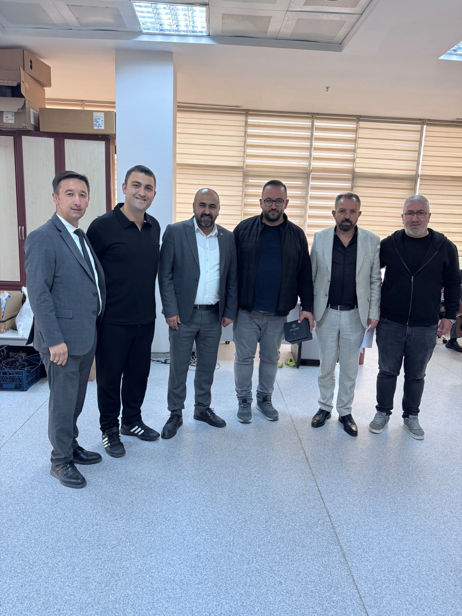 Büyük Ve Güçlü Bir Aileyiz2