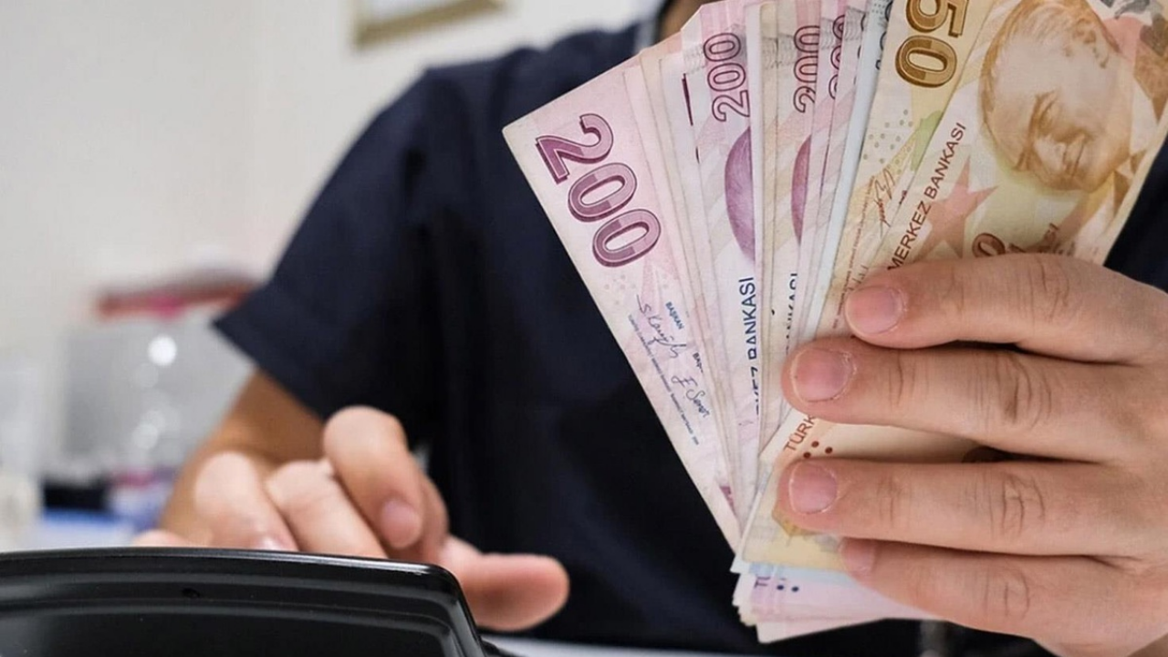 Memurlara Yılda Iki Defa Ikramiye Verilecek Asgari Ücret Tutarı Meclis'te (1)