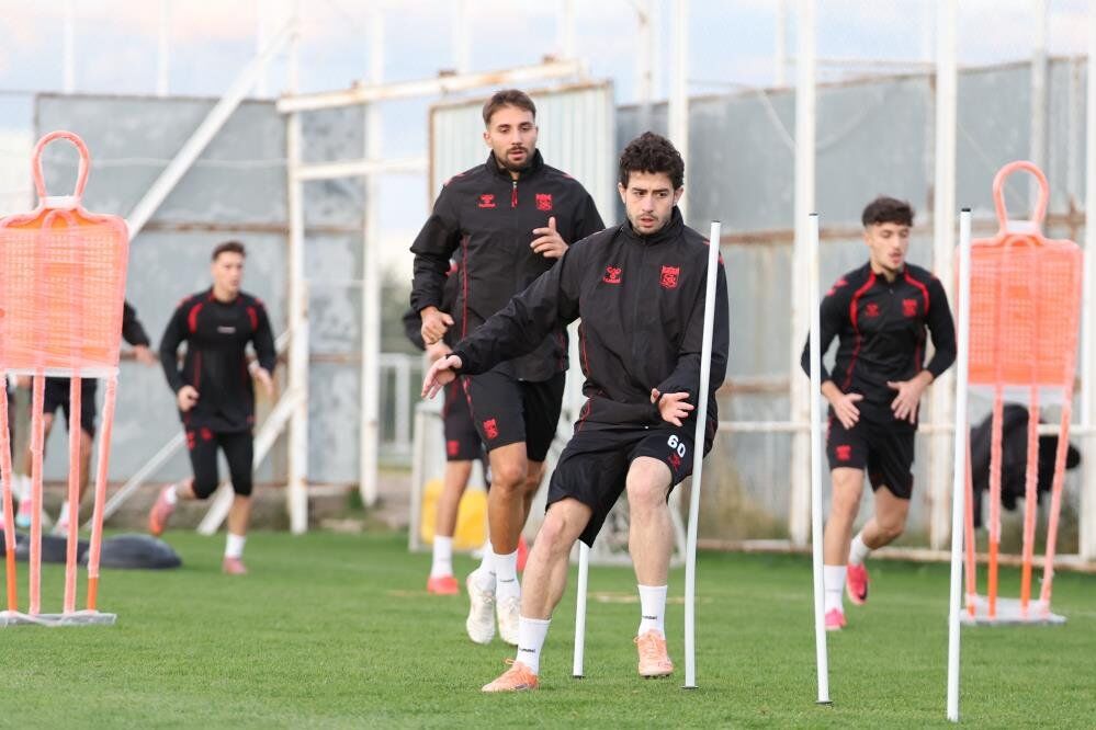 Sivasspor, Pendikspor Maçı Hazırlıklarına Başladı (1)