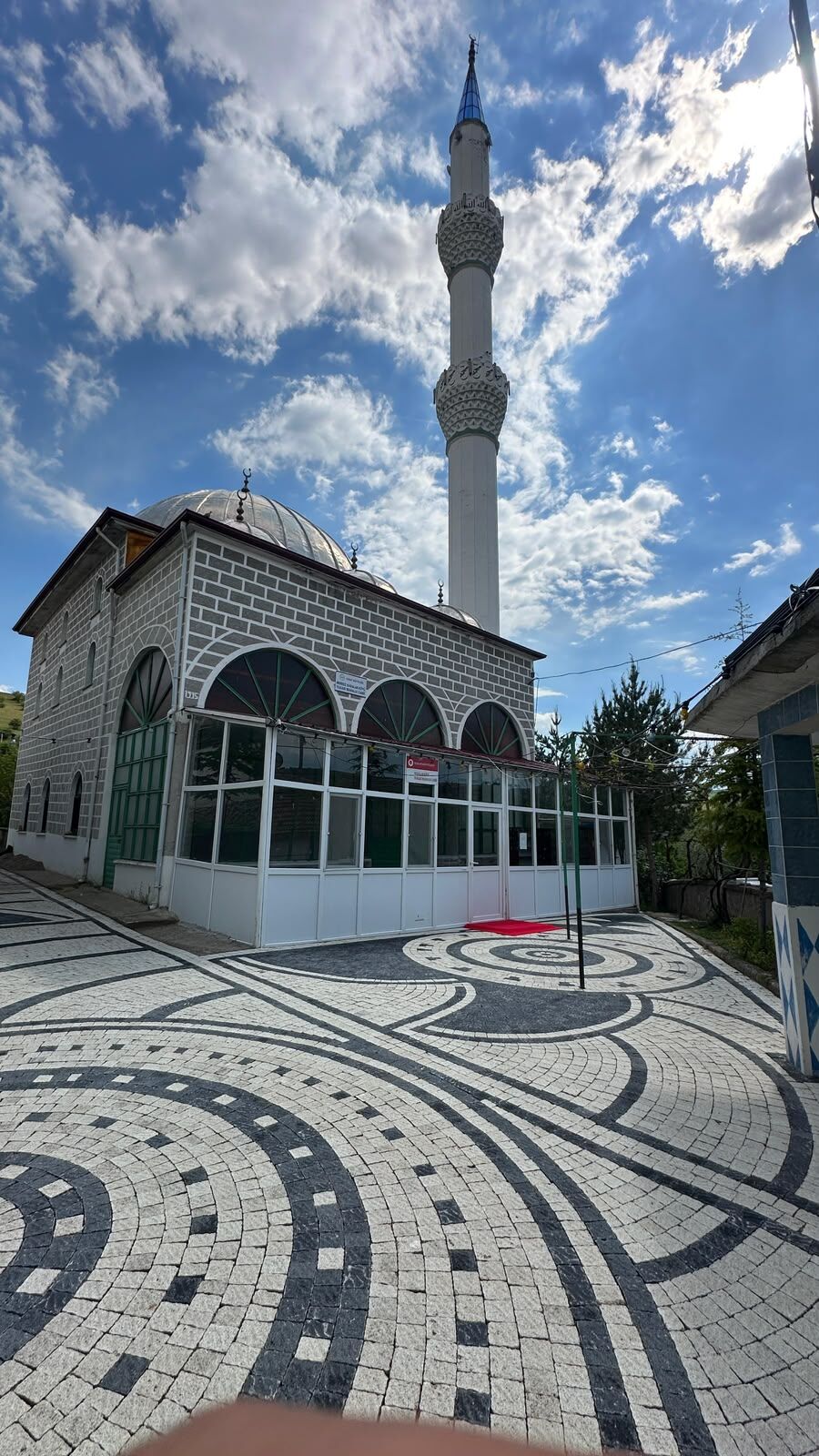 Cami Avlusu Yenilendi