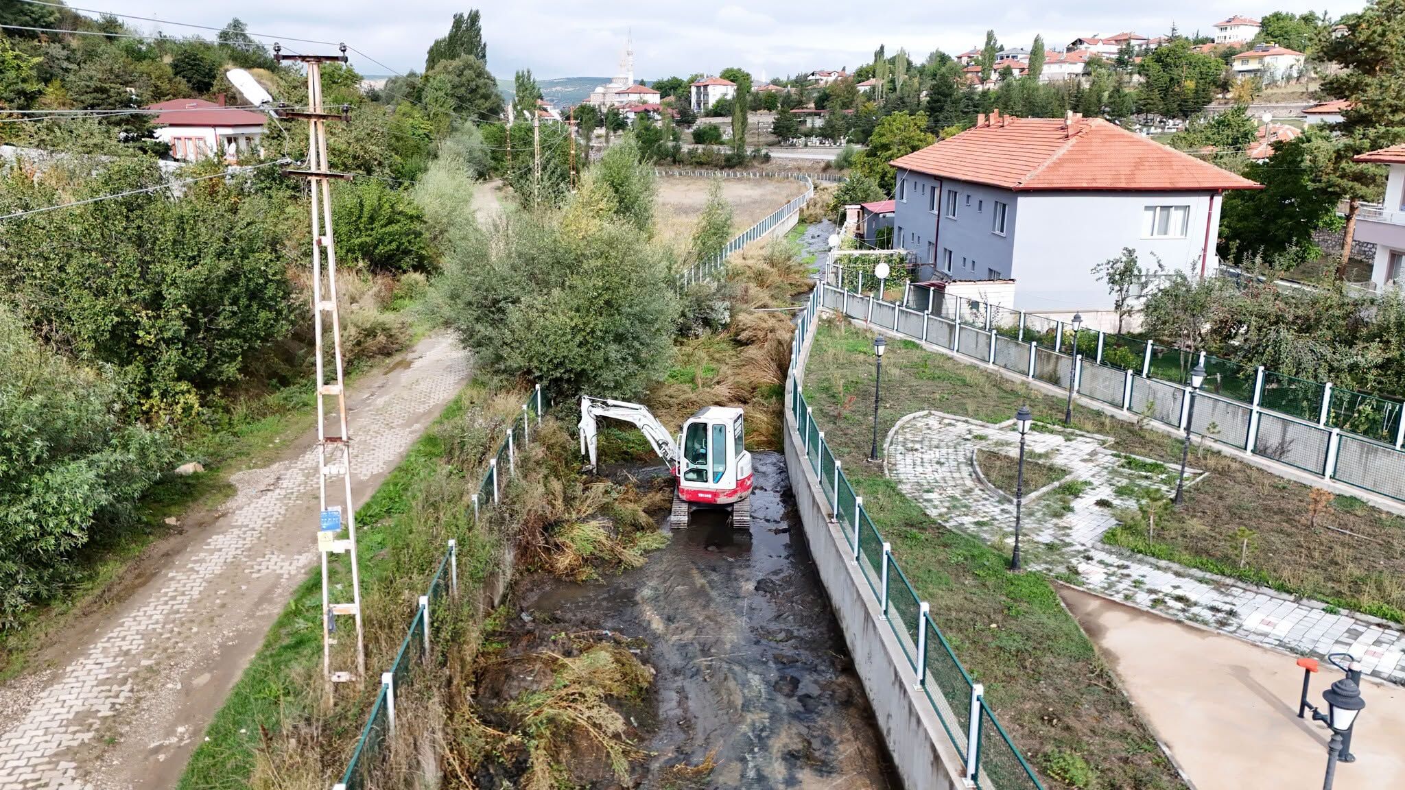 Dere Yatakları Temizleniyor