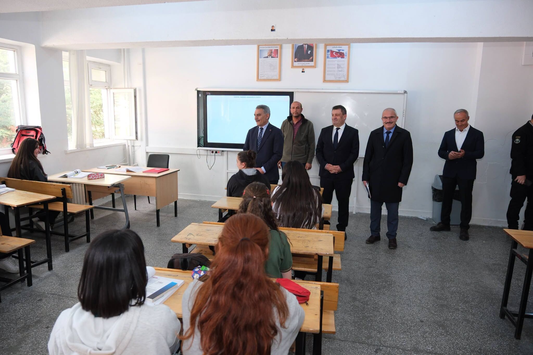 Öğrencilerle Sohbet Etti2