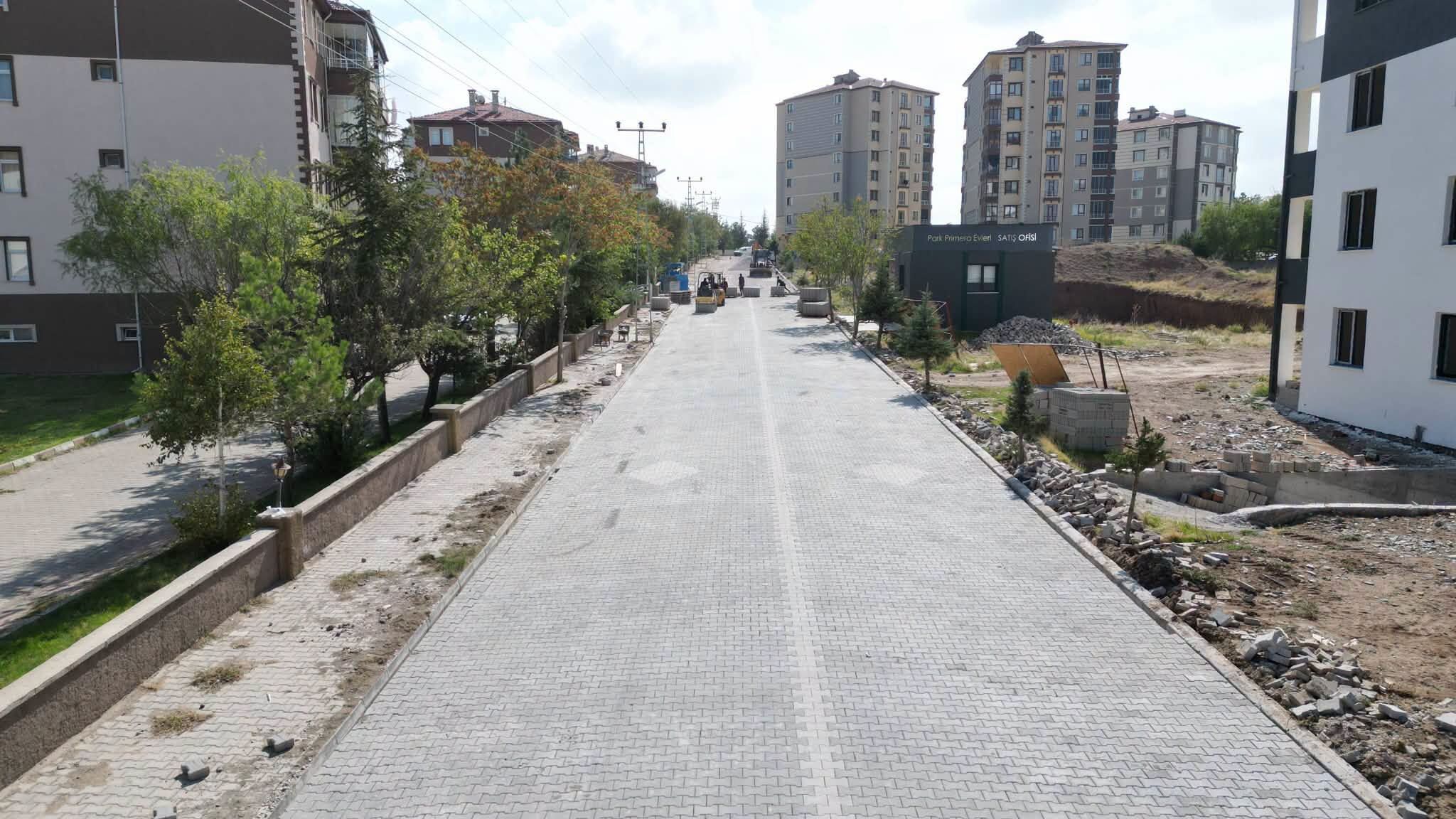 Yol Yenileme Çalışmaları Sürüyor