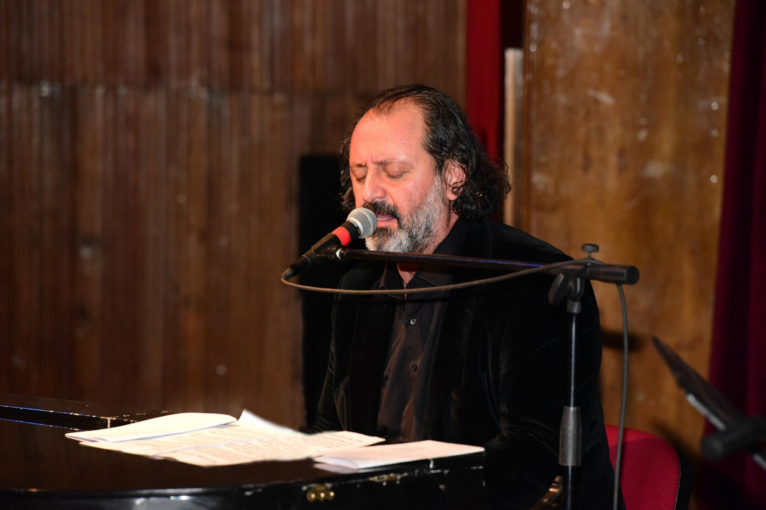 Yücel Arzen (3)