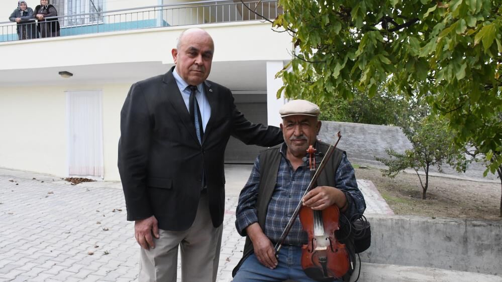 Adı Yaşasın, Sanatı Ölmesin