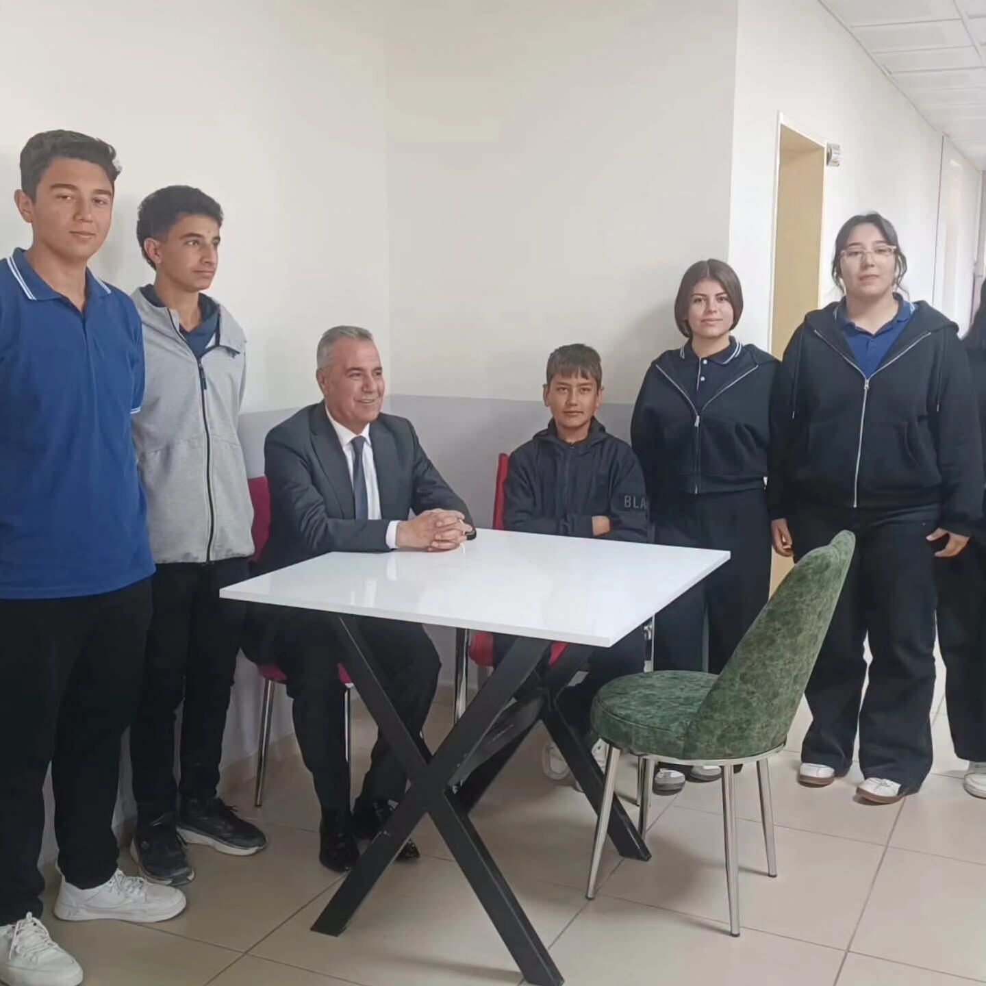 Öğrencilerle Bir Araya Geldi1