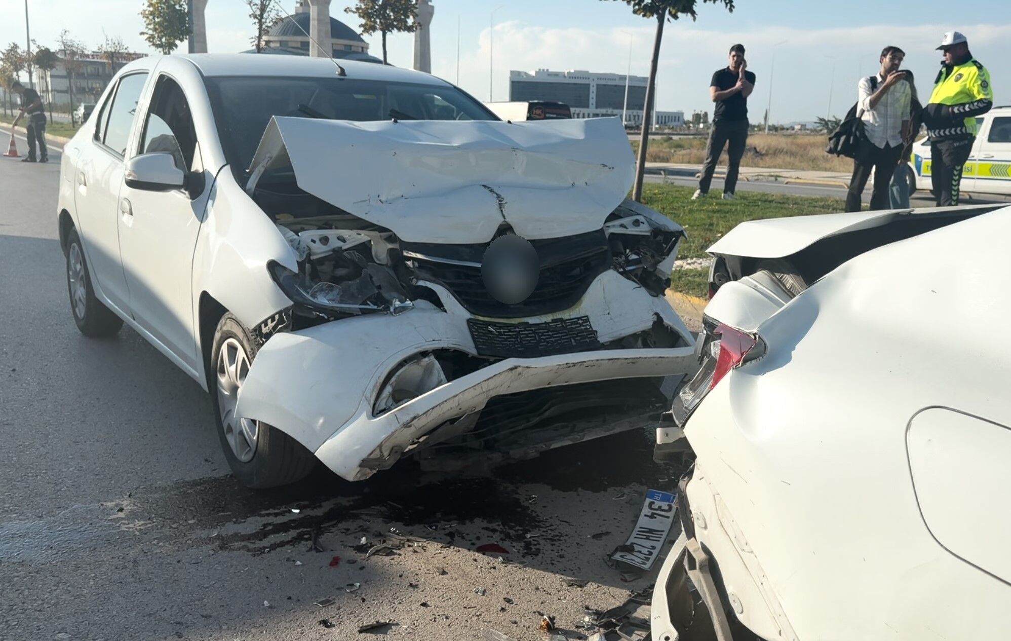 Polis Aracının Da Karıştığı Zincirleme Kaza! (1)