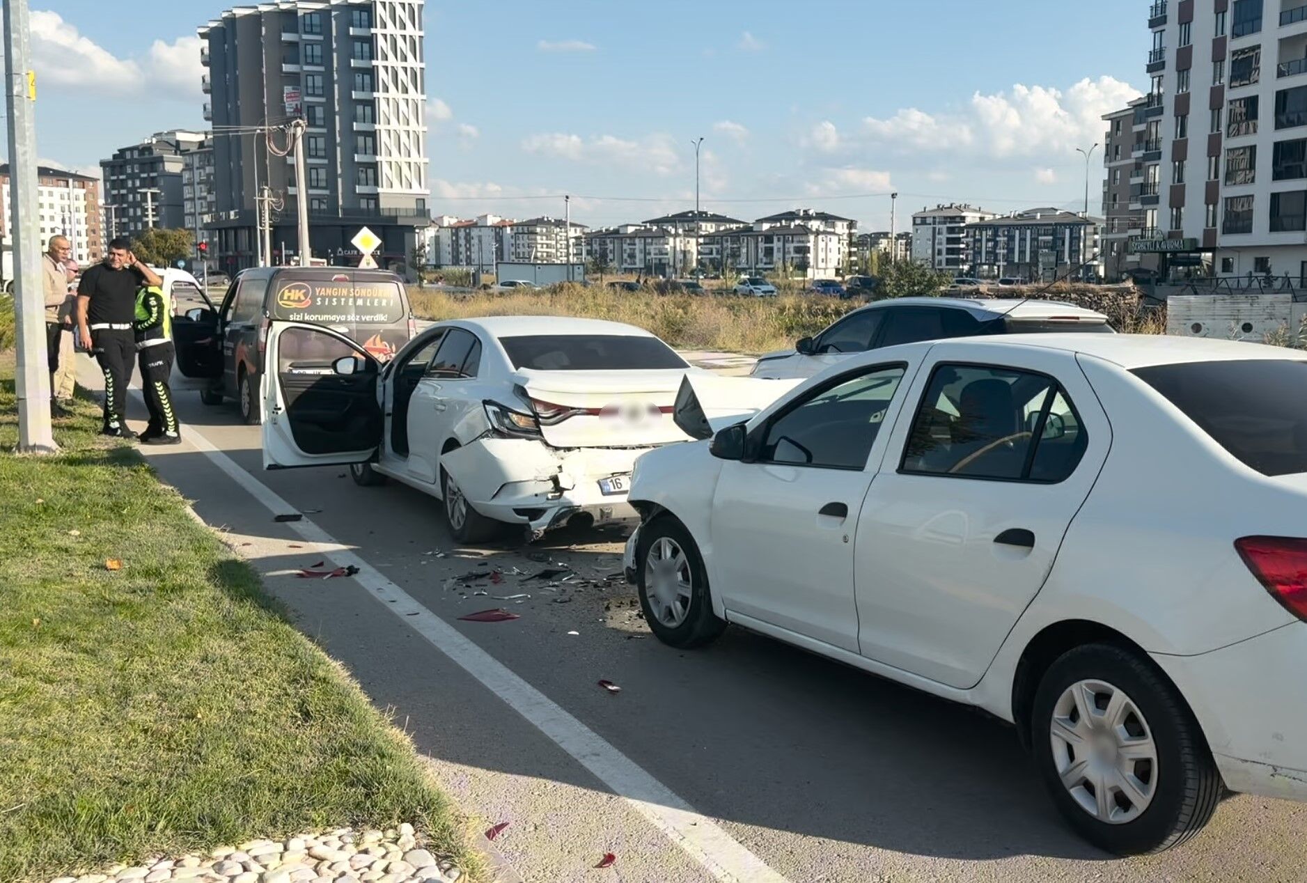 Polis Aracının Da Karıştığı Zincirleme Kaza! (3)