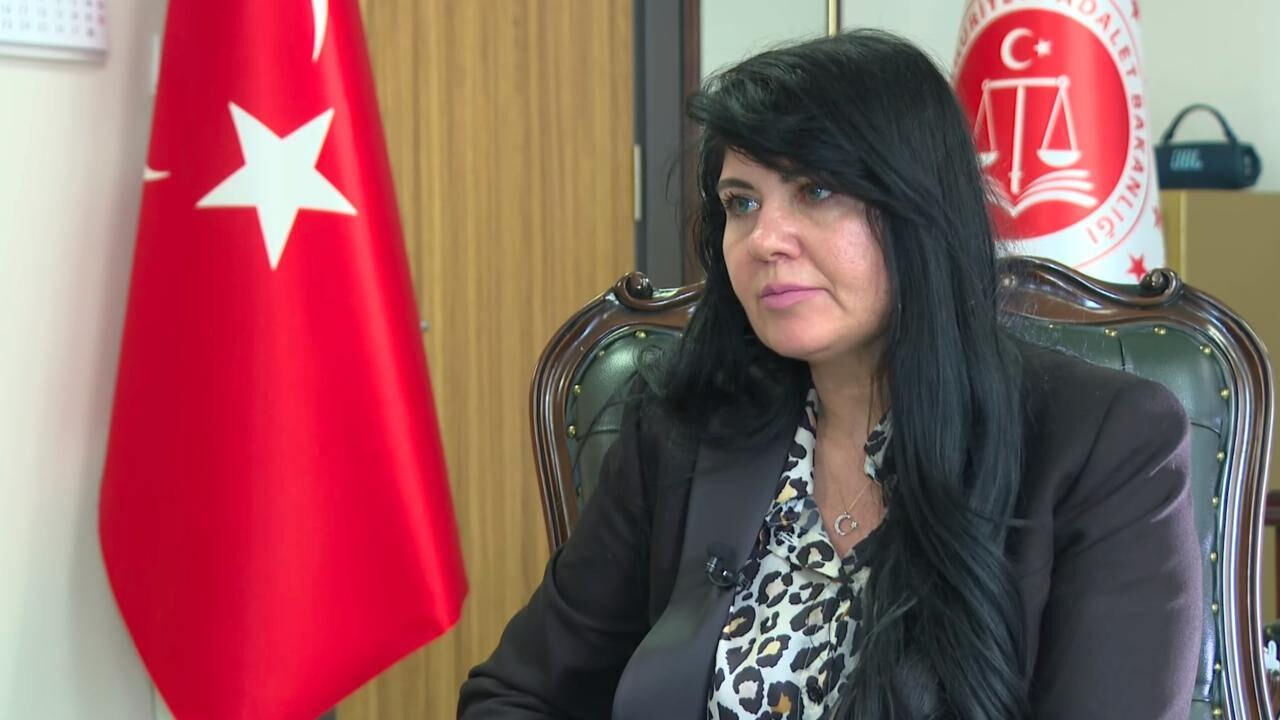 Ebru Cansu (3)