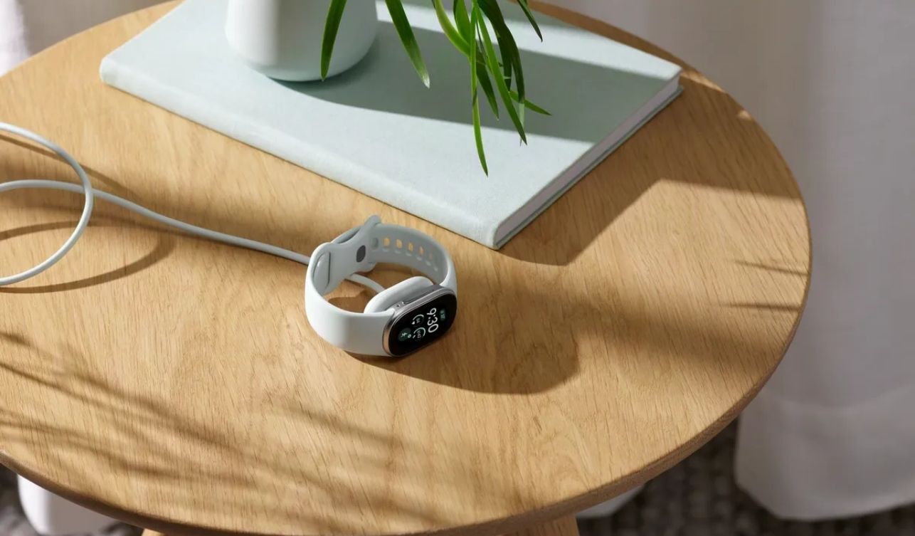 Google’dan Yeni Akıllı Bileklik Hamlesi Fitbit Edge Tanıtıldı! İşte Özellikleri Ve Fiyatı (2)