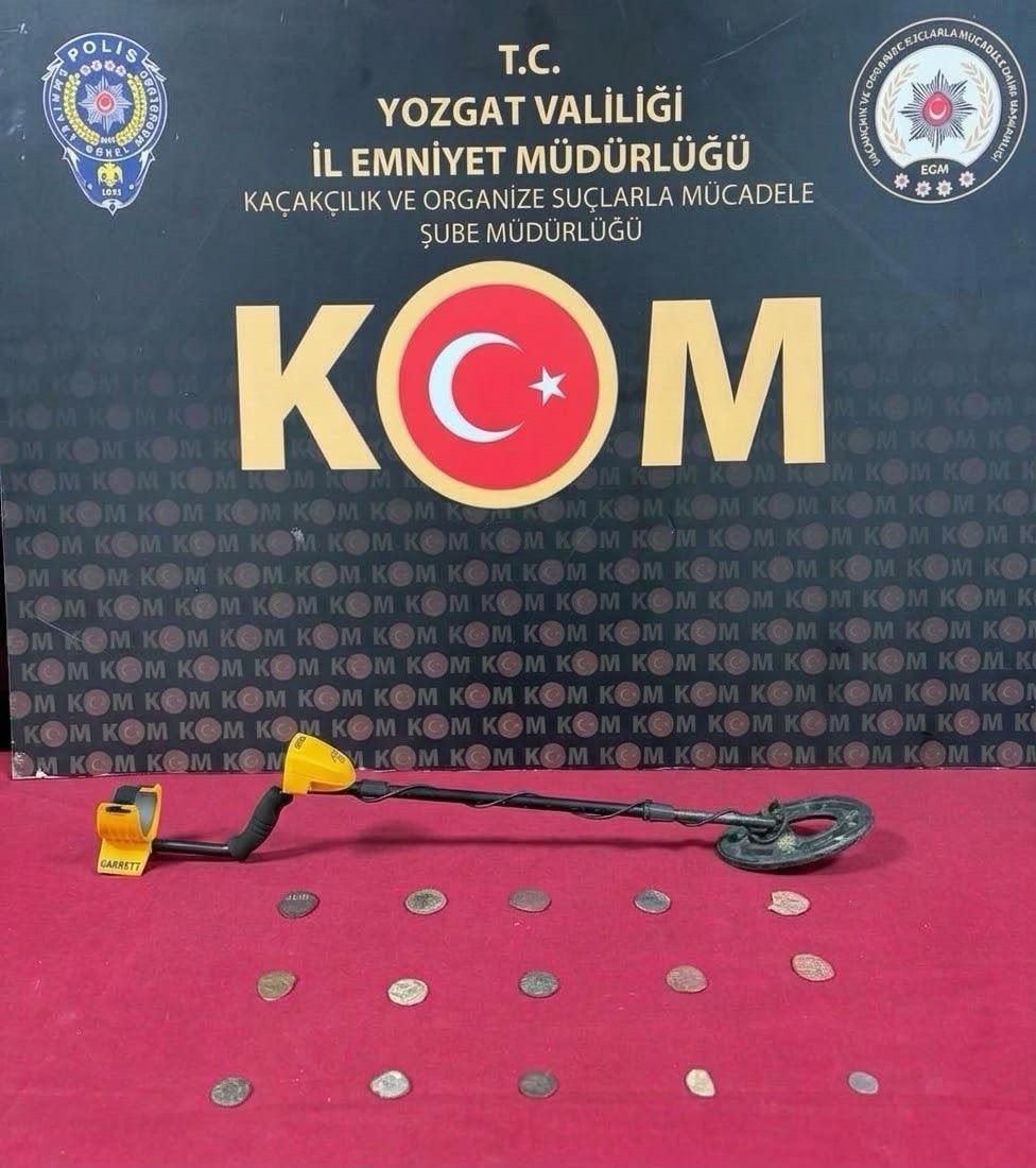 15 Obje Ele Geçirildi