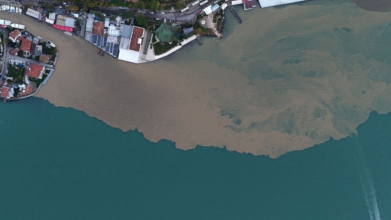 Yağmur Sonrası İstanbul Boğazı Çamura Bulandı (3)