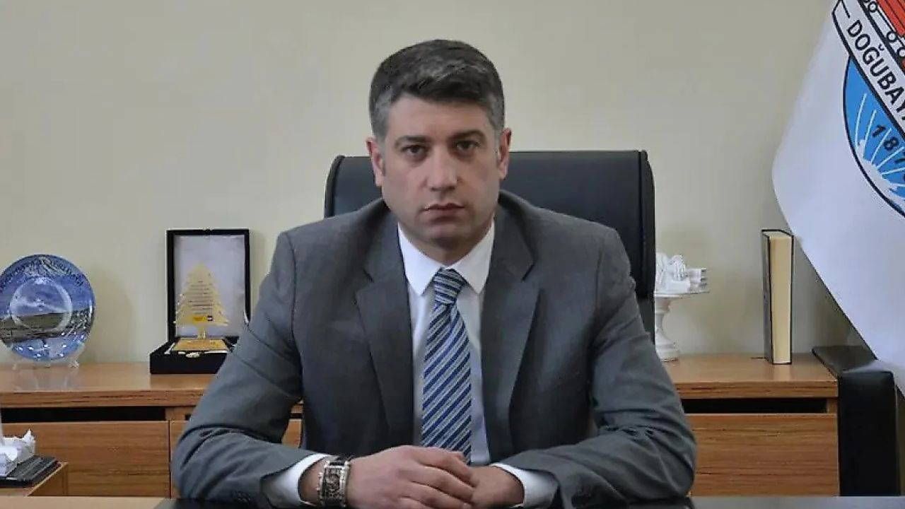 Ulaş Akhan (1)