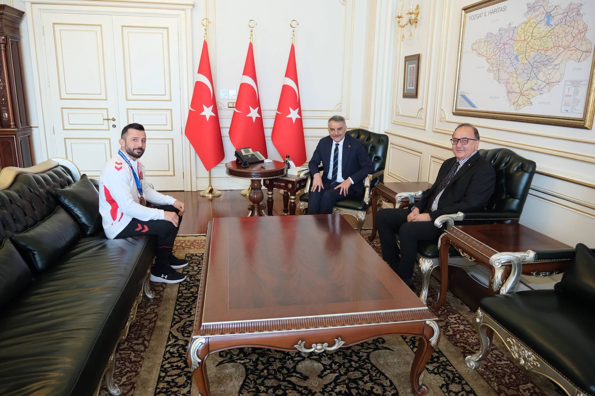 Yozgat Valisi Mehmet Ali Özkan Özdemir'i kabul etti