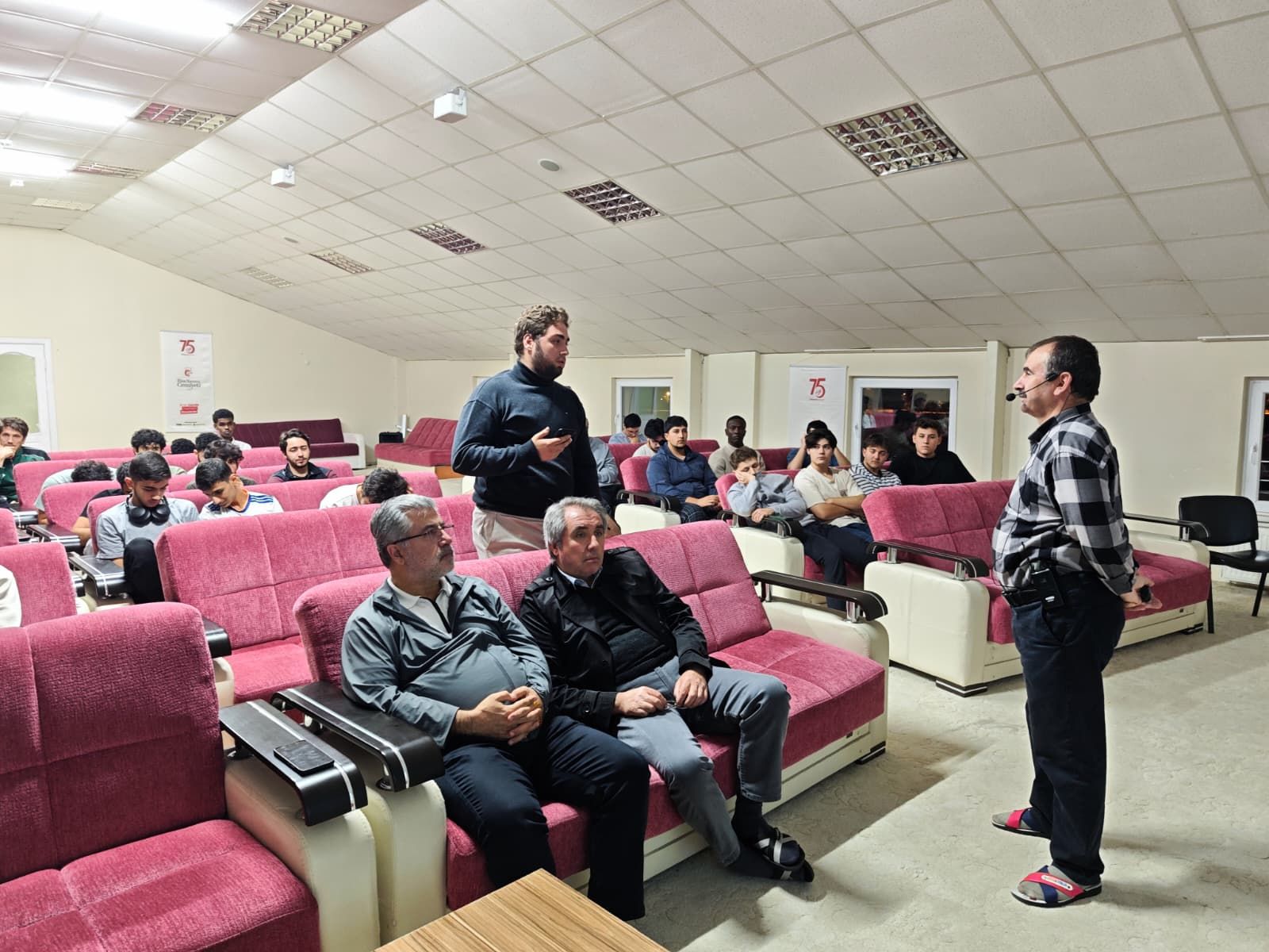 Üniversiteli Gençlerle Buluştu (5)