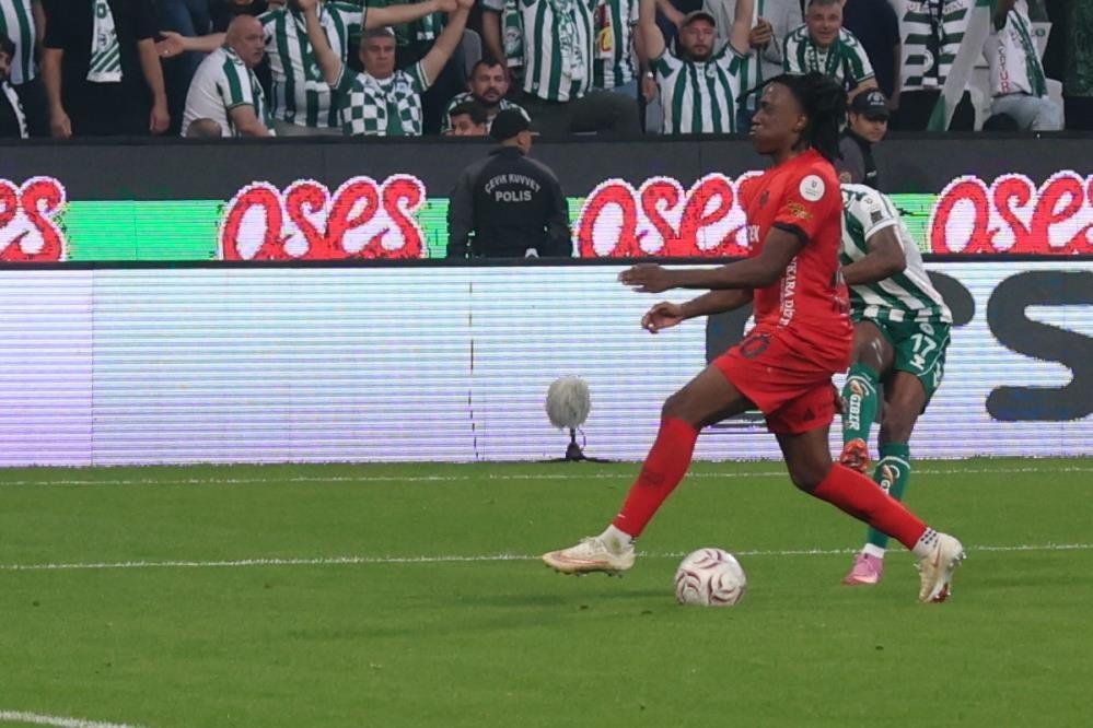 Trendyol Süper Lig Konyaspor 2 Gençlerbirliği (1)