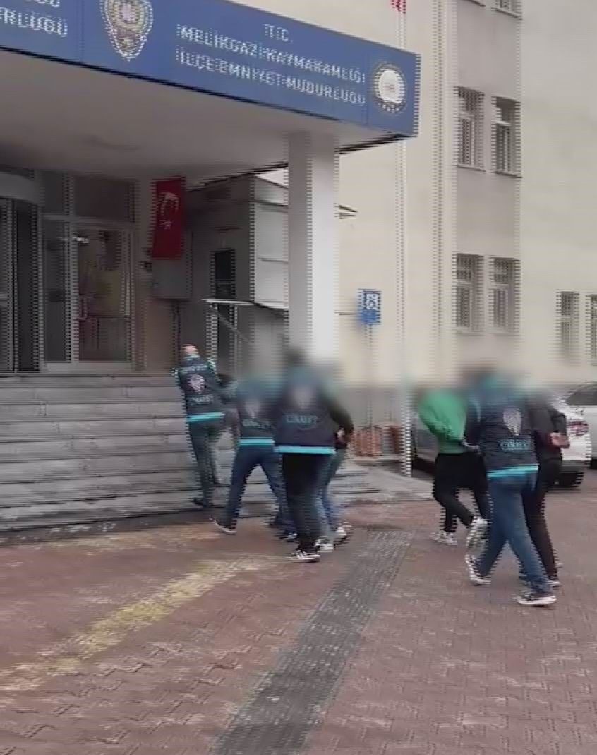 Silahlı kavgaya karışan 3 kişi tutuklandı